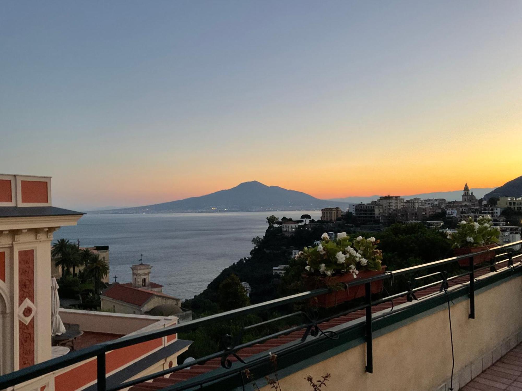 Vesuvio View Acomodação com café da manhã Vico Equense Exterior foto