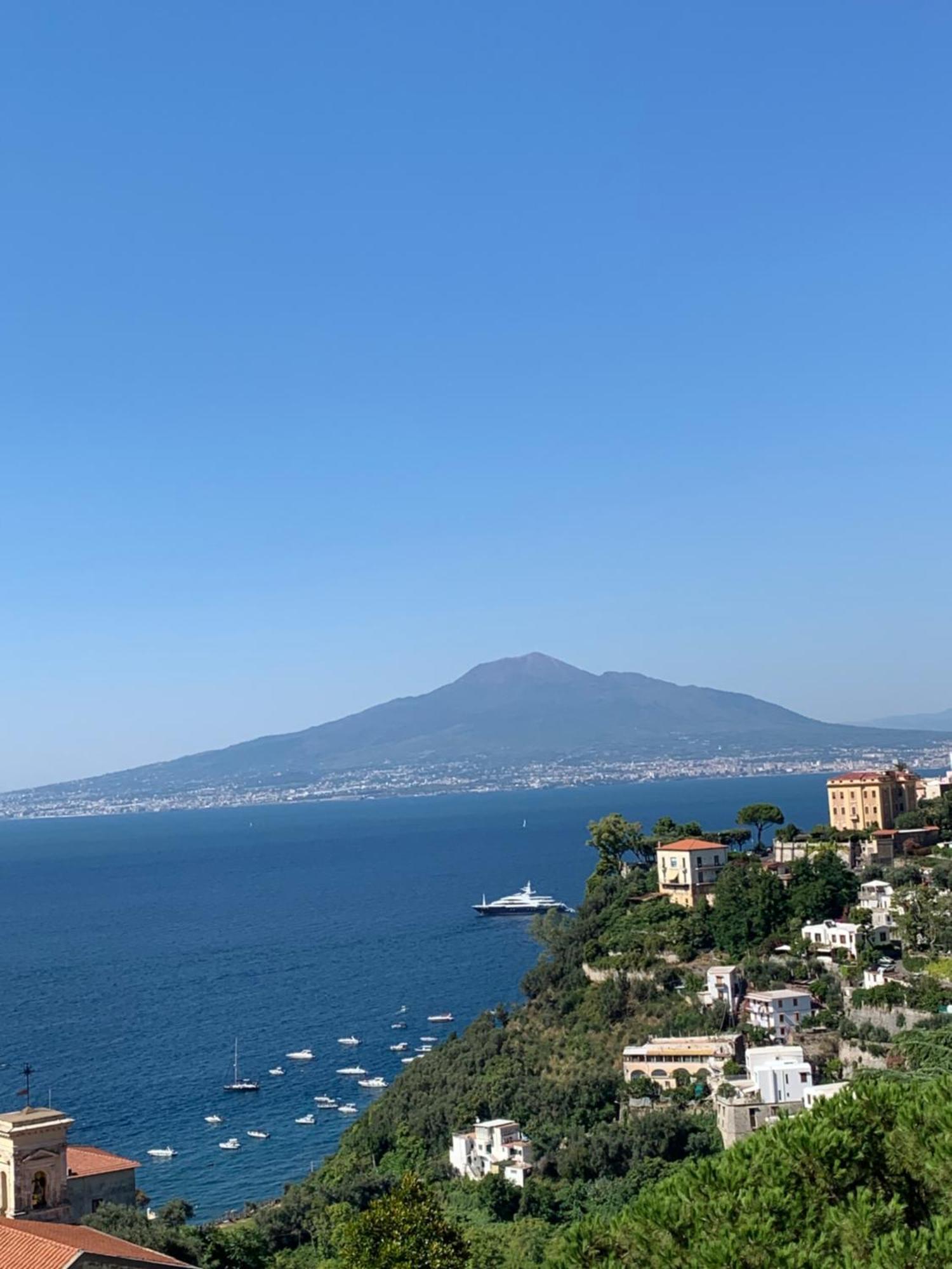 Vesuvio View Acomodação com café da manhã Vico Equense Exterior foto