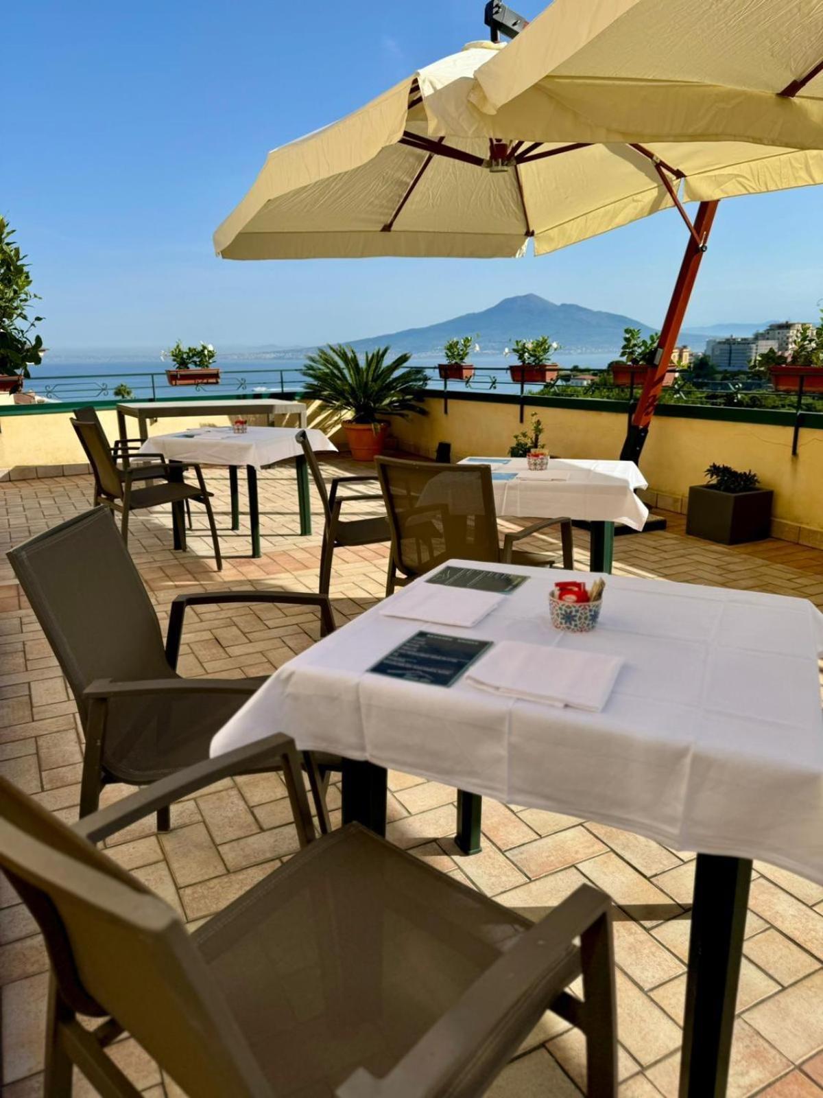 Vesuvio View Acomodação com café da manhã Vico Equense Exterior foto