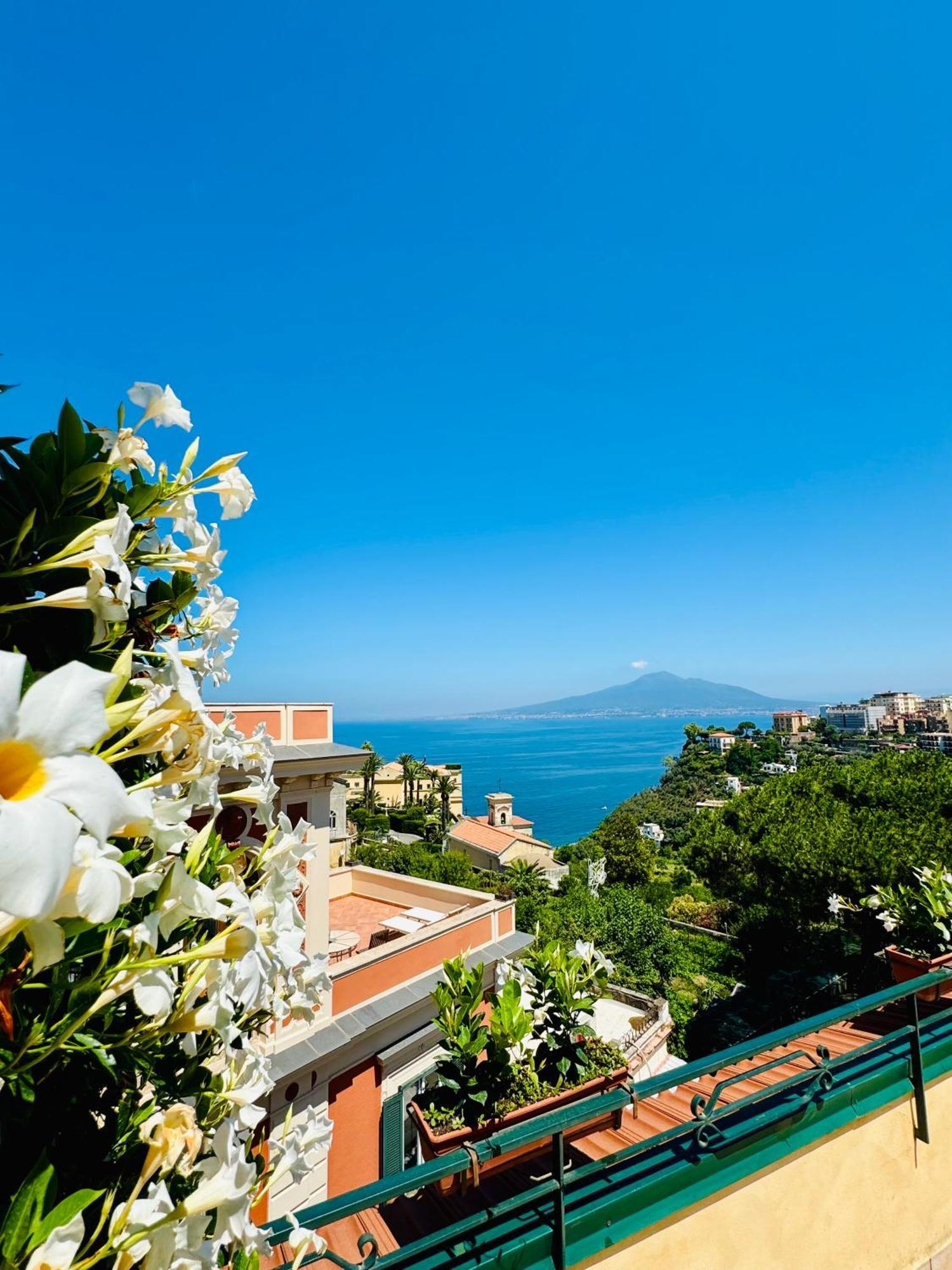 Vesuvio View Acomodação com café da manhã Vico Equense Exterior foto