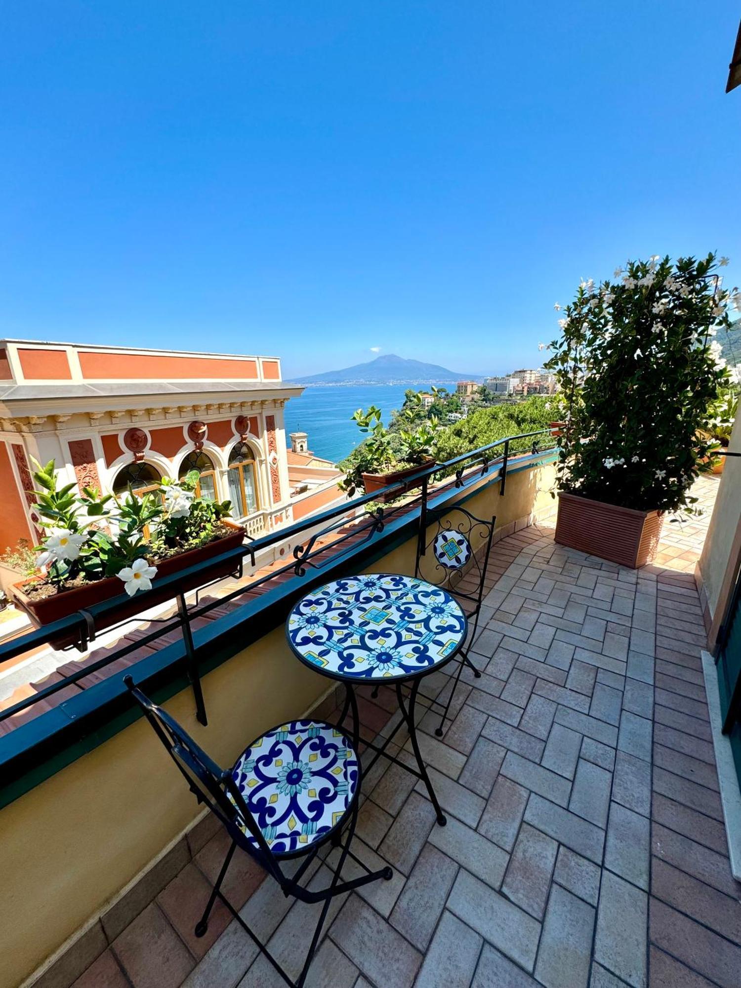 Vesuvio View Acomodação com café da manhã Vico Equense Exterior foto