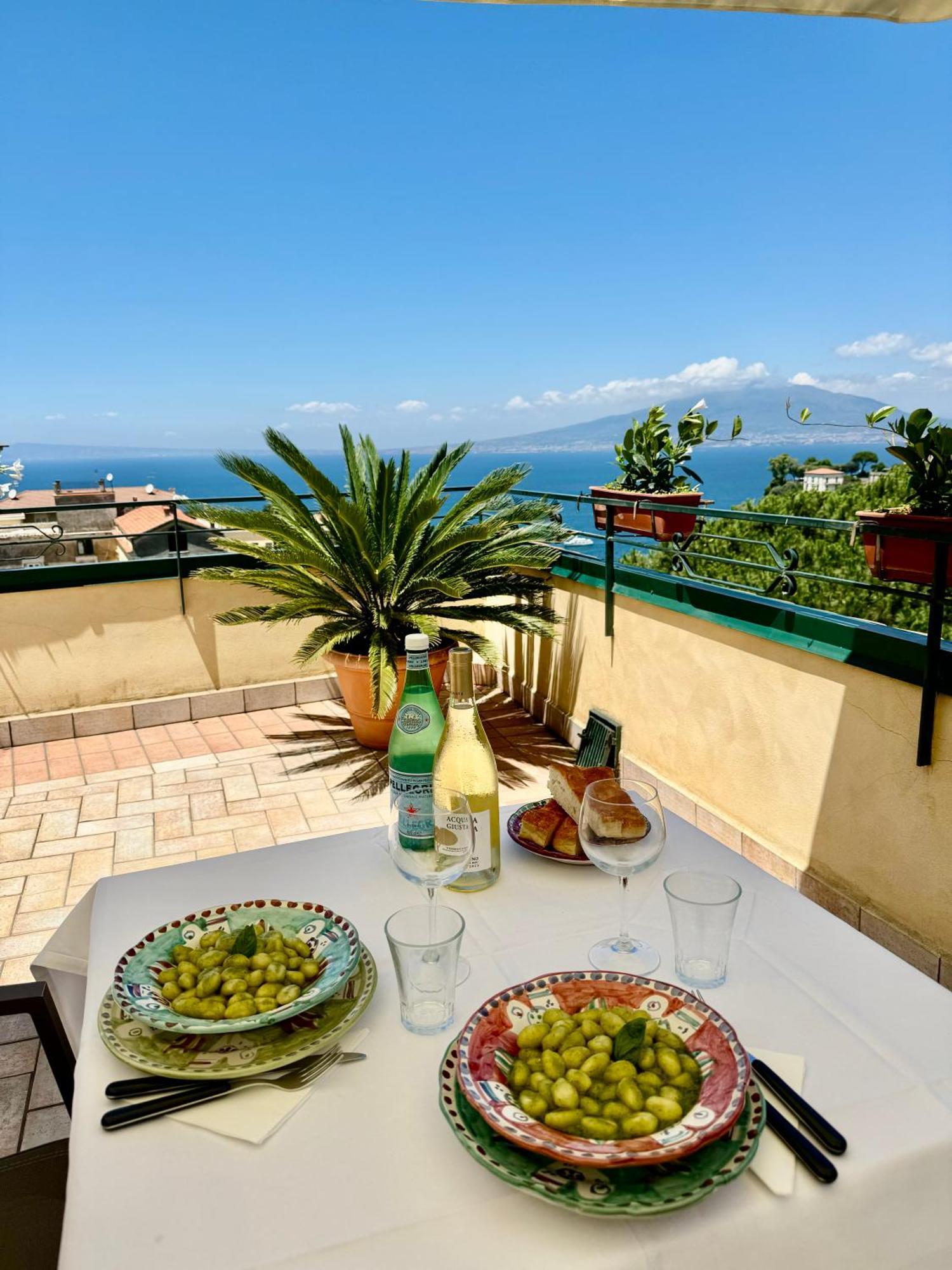 Vesuvio View Acomodação com café da manhã Vico Equense Exterior foto