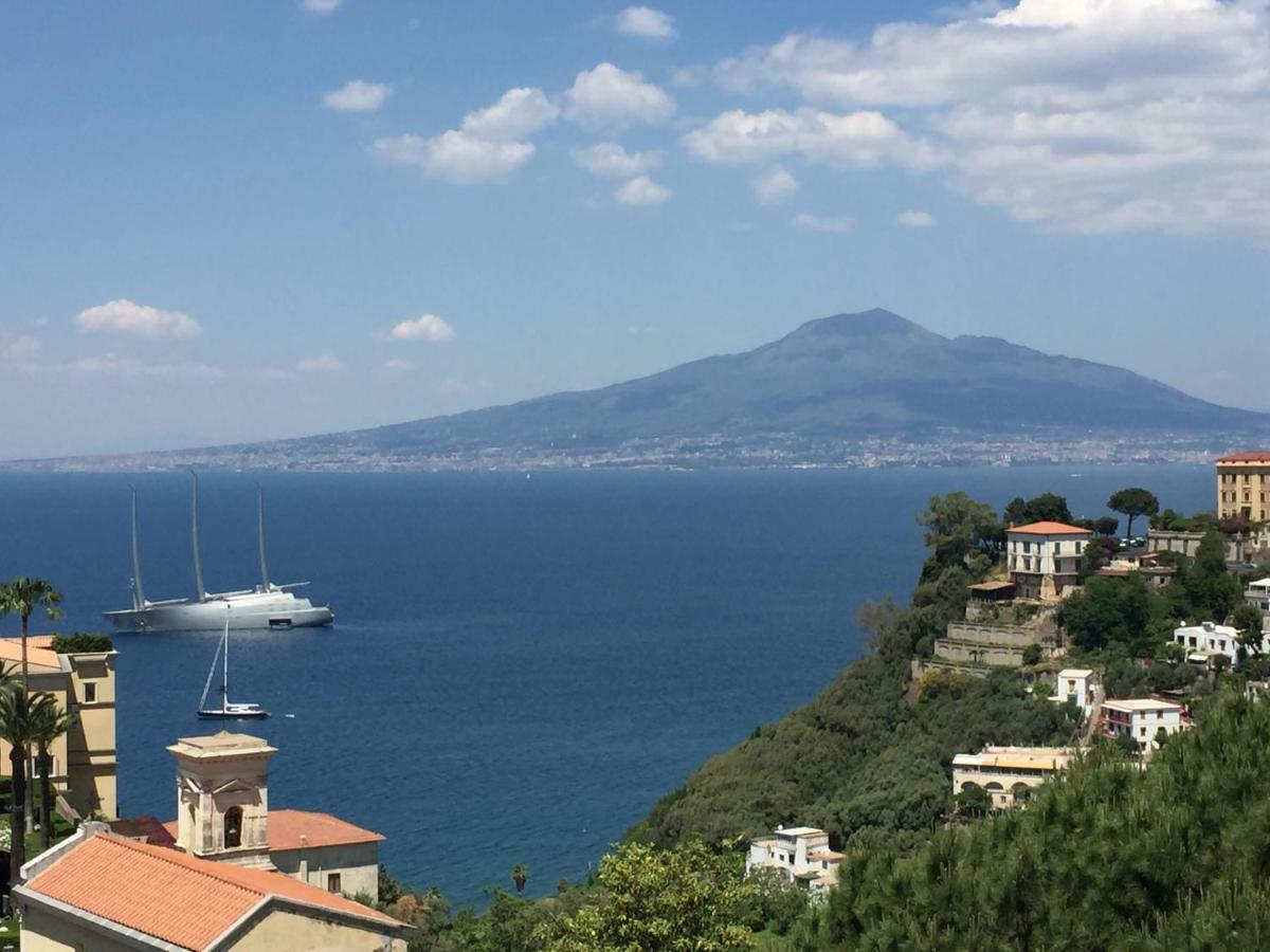 Vesuvio View Acomodação com café da manhã Vico Equense Exterior foto